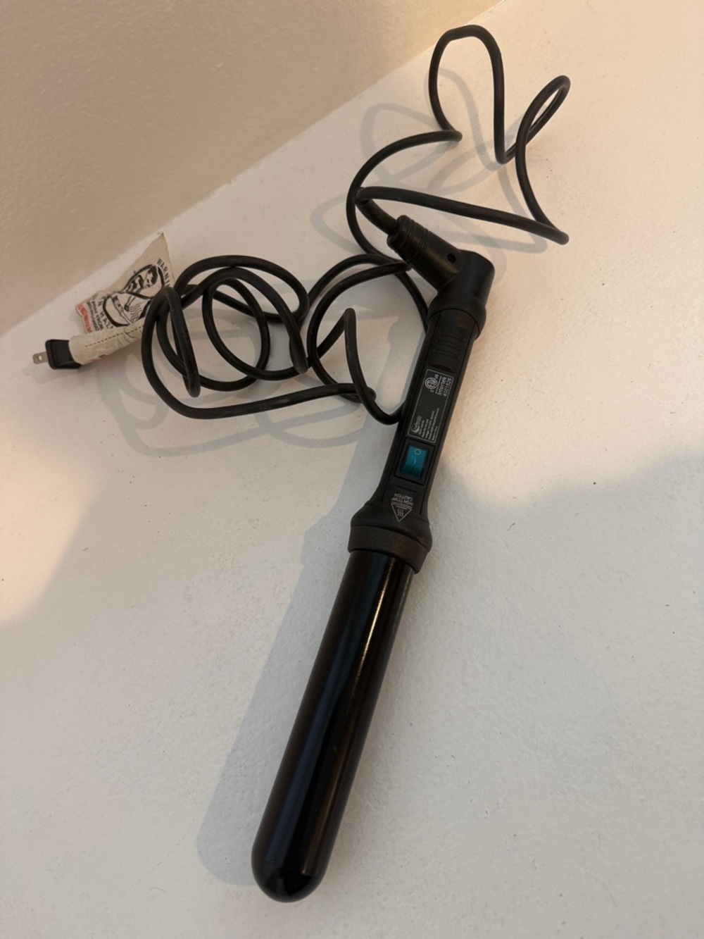 Black Ceramic Curling Wand - Professional Hair Styling Tool